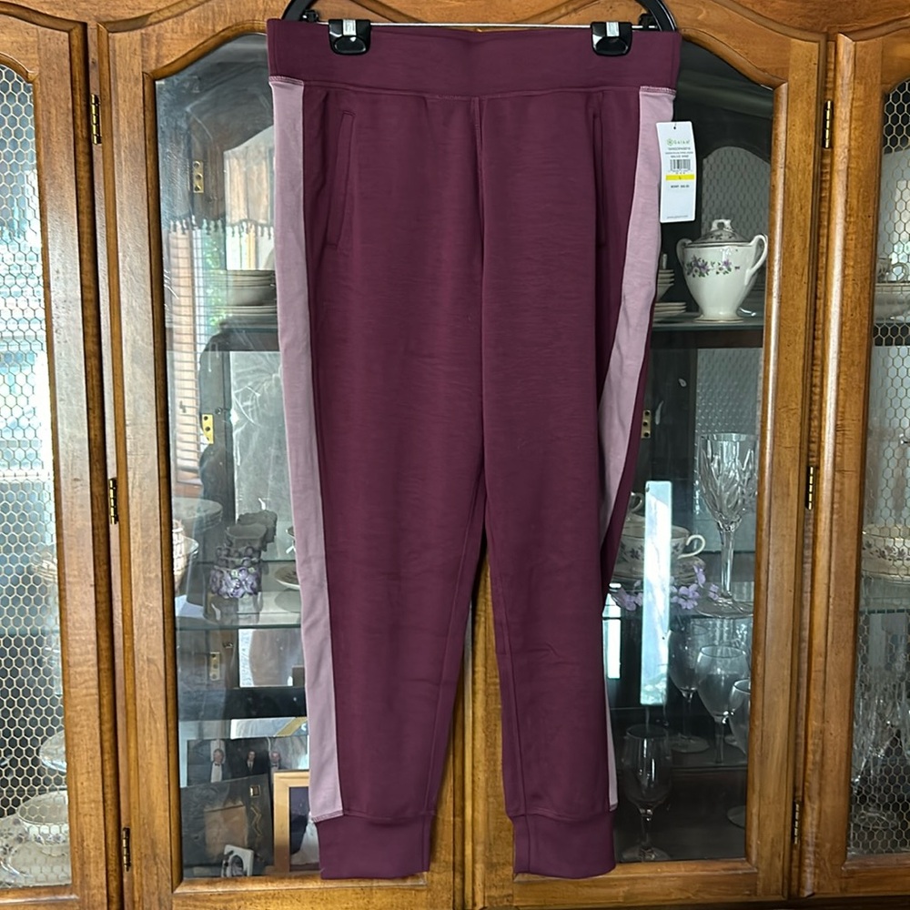 Gaiam Yoga jogger pants L NWT